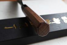 Charger l'image dans la galerie, CM003 - Couteau japonais Santoku noir Muneishi - Lame de 17cm en acier au carbone Aogami