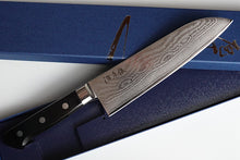 Charger l'image dans la galerie, CY105 - Couteau Japonais Santoku damas 33 couches Minamoto - Lame de 18cm en acier Vg10
