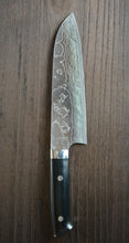 Charger l'image dans la galerie, CS202 - Couteau Japonais Santoku damas 33 couches migaki Saji - Lame de 18cm en acier Vg10