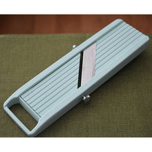 Charger l'image dans la galerie, KA004 Trancheur De Légumes mandoline slicer Benriner
